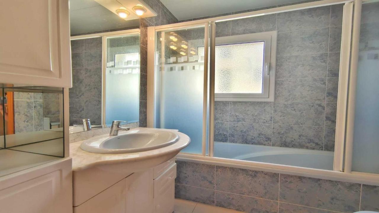 Vacay Apartamento Costamar, A Pasos De La Playa En Costa Brava , L' Escala Luaran gambar